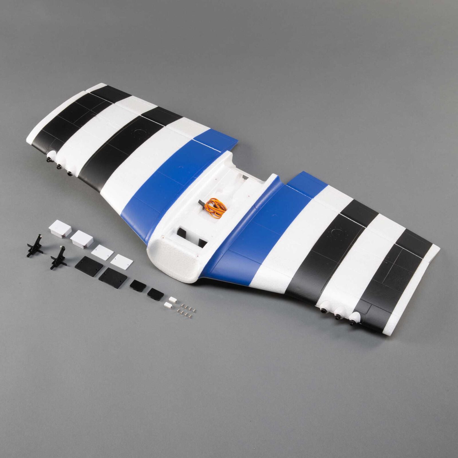E-FLITE Center Main Wing: P-51D 1.5m Mustang -  - Horizon Hobbies, Inc.